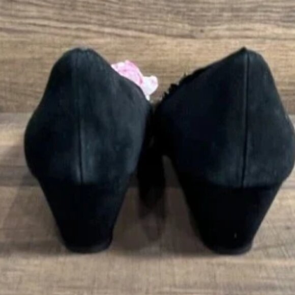 NWB Charter Club Wandaa Suede Wedge Heels 8.5M Almond Toe Scalloped Trim Black - Picture 4 of 7